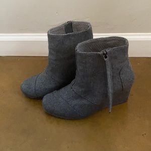 TOMS Desert wedge ankle booties - like NEW!